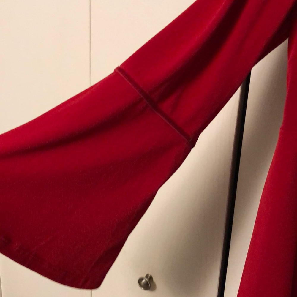 Beautiful red dress - Picture 5 of 6